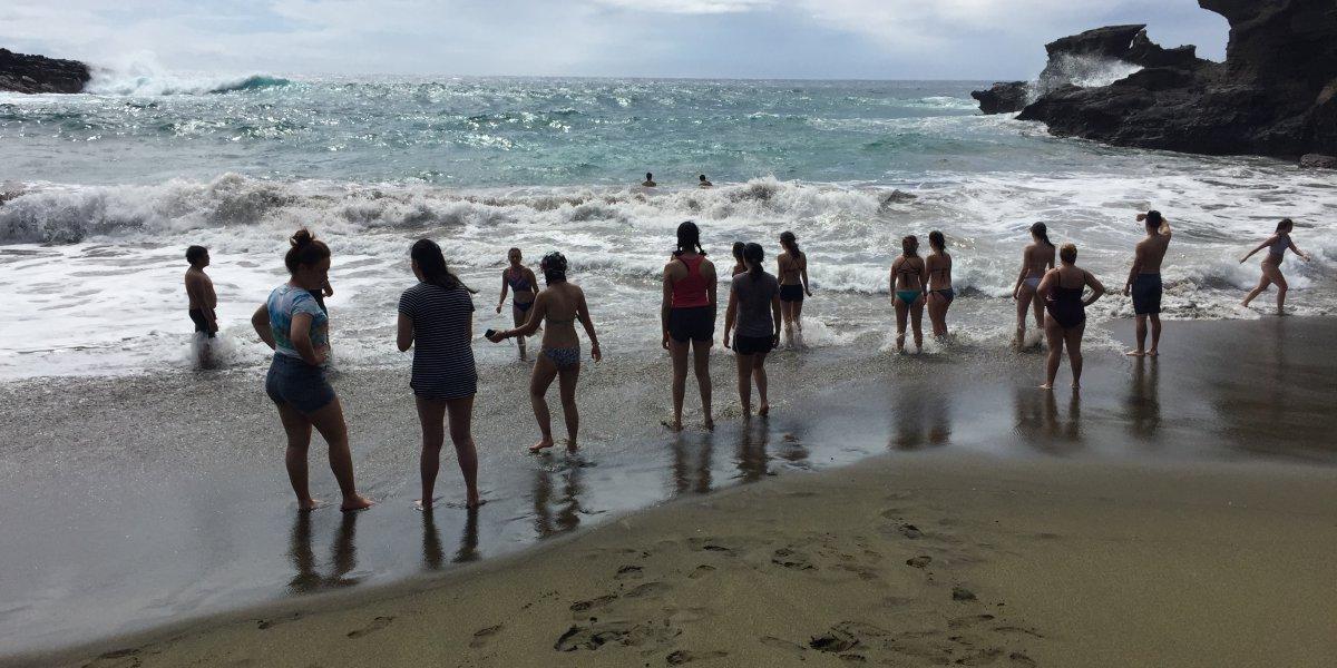 Jan Term Travel students at the beach